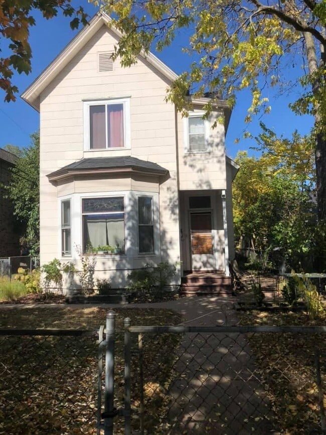 1310 W 28th St, Unit #4