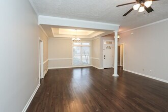 8633 Meadow Green Dr in Memphis, TN - Building Photo - Building Photo