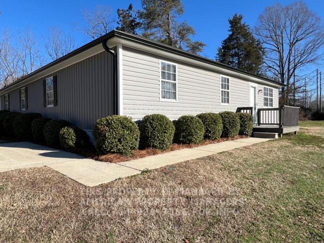 299 Rustic Rd in Mooresville, NC - Building Photo - Building Photo