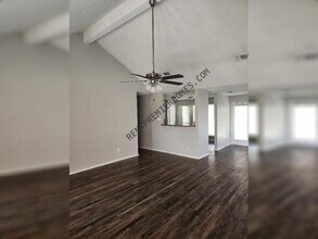 8300 Auburn Dr in Fort Worth, TX - Building Photo - Building Photo