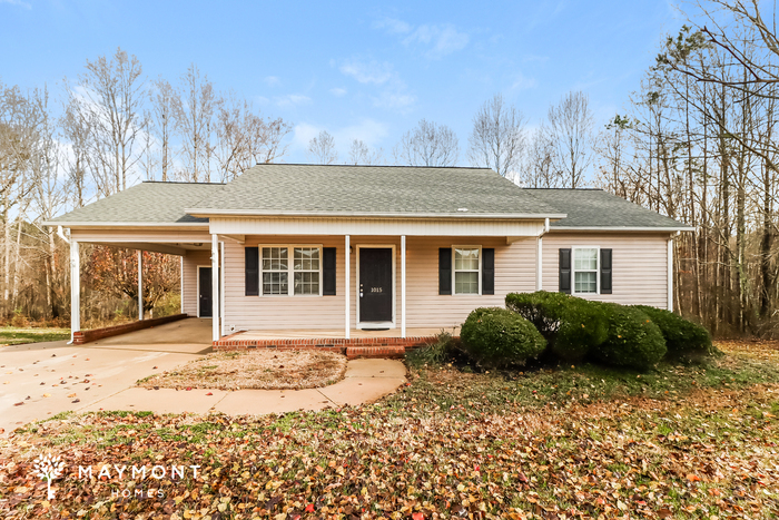 1015 E Academy St in Cherryville, NC - Building Photo