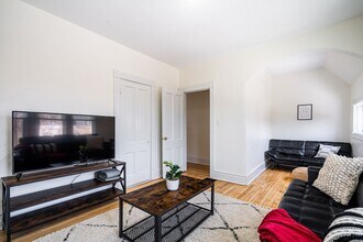 2529 N Murray Ave in Milwaukee, WI - Building Photo - Building Photo