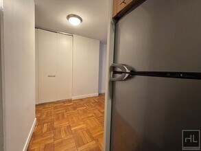 Fourth Avenue, Unit 14L in New York, NY - Foto de edificio - Building Photo