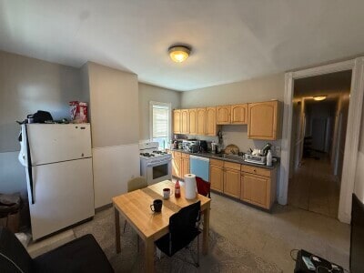348 Faneuil St, Unit #2 in Boston, MA - Foto de edificio - Building Photo