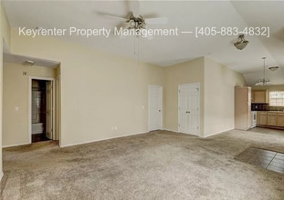 12328 SW 5th St in Yukon, OK - Building Photo - Building Photo