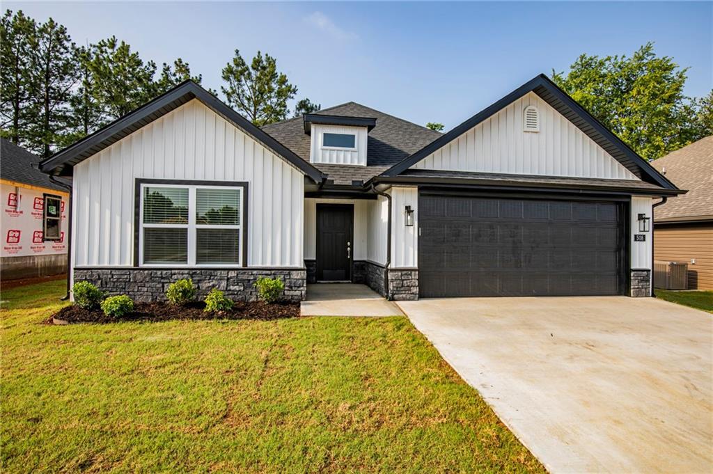 508 E Osage Trce in Rogers, AR - Building Photo