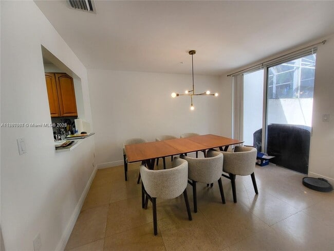 9801 NW 45th Ln in Doral, FL - Building Photo - Building Photo