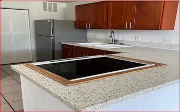 111 Kahului Beach Rd, Unit Harbor Lights Condos in Kahului, HI - Building Photo - Building Photo