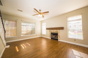 6010 E Stoney Grove Loop in Houston, TX - Building Photo