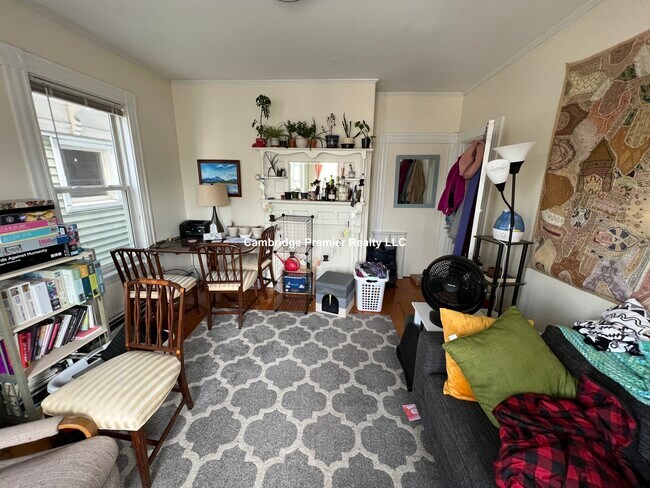 392 Washington St, Unit 3 in Somerville, MA - Building Photo - Building Photo