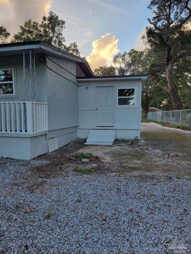 8625 Stockdale Ave in Pensacola, FL - Building Photo - Building Photo