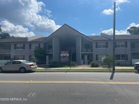 2441 Spring Park Rd in Jacksonville, FL - Building Photo