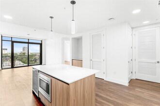 2311 Westheimer Rd in Houston, TX - Building Photo - Building Photo