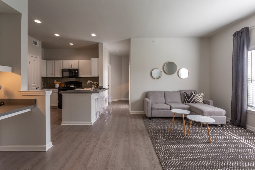 Stoneleigh Apartments in Corpus Christi, TX