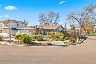 5825 Laguna Seca Way in San Jose, CA - Foto de edificio - Building Photo