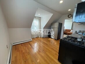 648 Columbia Rd in Boston, MA - Foto de edificio - Building Photo