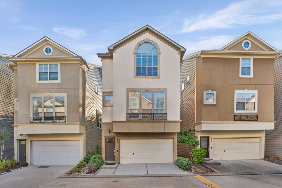 3202 Clearview Cir in Houston, TX - Building Photo