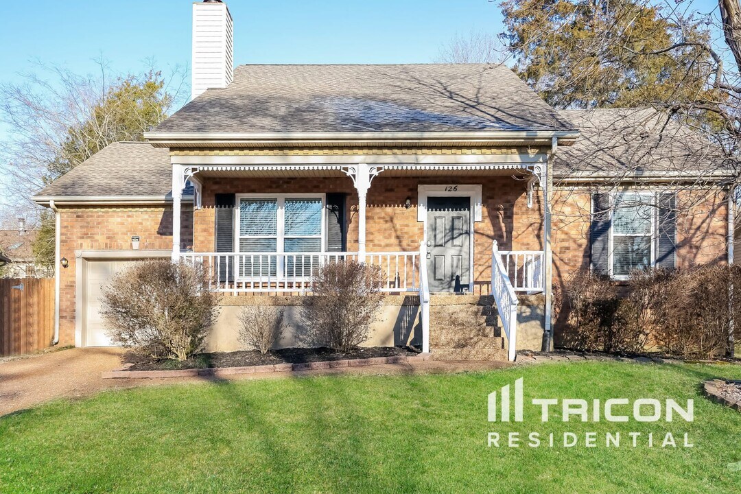 126 Buckingham Ct in Goodlettsville, TN - Building Photo