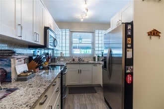 1921 SW 18th Ave in Miami, FL - Foto de edificio - Building Photo