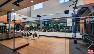 5830 Las Virgenes Rd in Calabasas, CA - Building Photo - Building Photo
