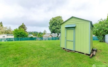 2015 E Gregory St in Tacoma, WA - Building Photo - Building Photo