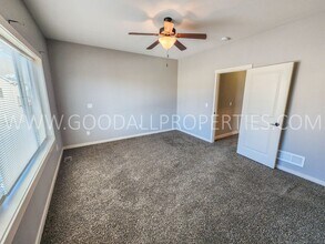 1106 NW Rockcrest Rd in Ankeny, IA - Building Photo - Building Photo