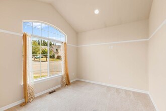 28323 238th Ave SE in Maple Valley, WA - Building Photo - Building Photo