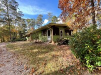 2001 Galax Dr in Fayetteville, NC - Foto de edificio - Building Photo