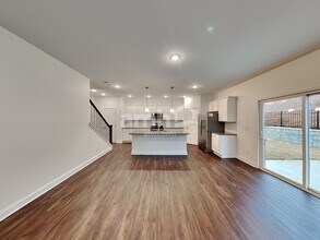 5292 Blue Mountain Dr in Auburn, GA - Foto de edificio - Building Photo