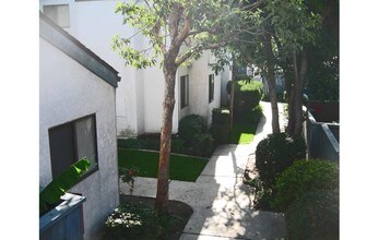Palmyra Villas in Orange, CA - Foto de edificio - Building Photo