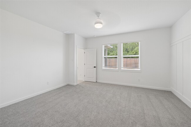 property at 4727 Bay Vista Dr