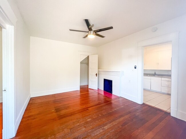 2216 Julian Ave in San Diego, CA - Building Photo - Building Photo