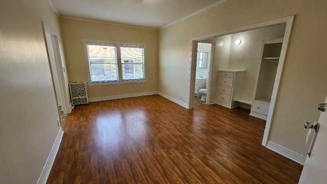 property at 4530 Normandie Ave