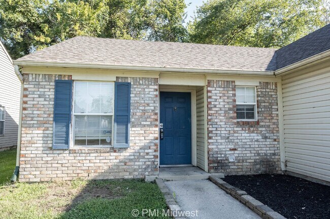 8426 Country Club Blvd in Indianapolis, IN - Building Photo - Building Photo