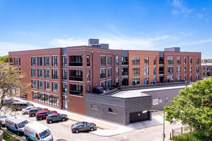 3121 N Milwaukee Ave in Chicago, IL - Building Photo - Building Photo