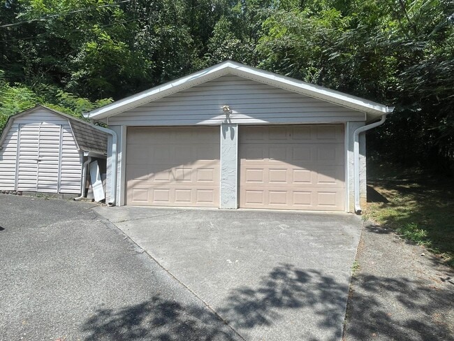 3308 Mr Marshall Dr in Pigeon Forge, TN - Building Photo - Building Photo