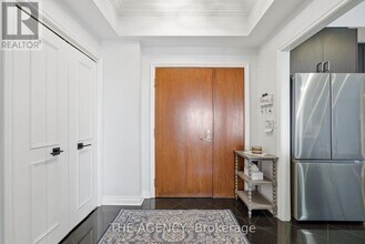 1 Palace Pier Ct in Toronto, ON - Building Photo - Building Photo