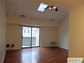 4906 Ravens Crest Dr in Plainsboro, NJ - Building Photo - Building Photo