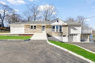 225 Hilltop St in Mahopac, NY - Foto de edificio - Building Photo