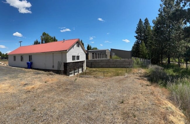 11210 S Dishman Mica Rd in Spokane Valley, WA - Building Photo - Building Photo