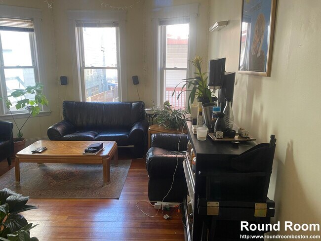 2 Imrie Rd, Unit #1 in Boston, MA - Building Photo - Building Photo