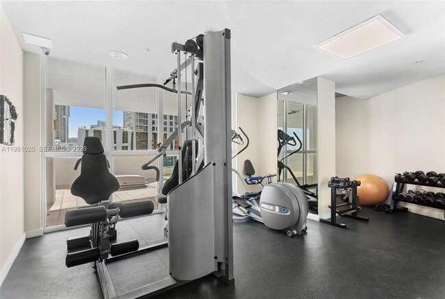 500 NE 29th St in Miami, FL - Foto de edificio - Building Photo