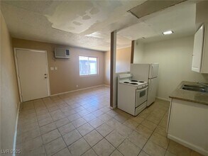 236 W Philadelphia Ave in Las Vegas, NV - Building Photo - Building Photo