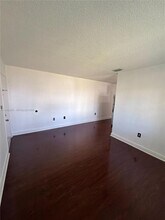 1621 NW 16th Ave in Miami, FL - Building Photo - Building Photo