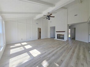 2946 Jenny Dr in Sugar Land, TX - Building Photo - Building Photo