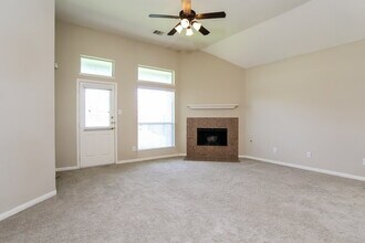 20130 Niagara Falls Dr in Tomball, TX - Building Photo - Building Photo