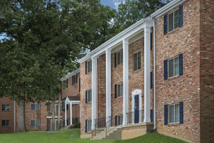 Deerfield Run & Village Square North Apartments