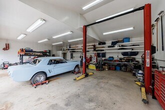 390 Alpine Dr in Roswell, GA - Building Photo - Building Photo