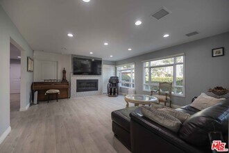 1121 S Wilton Pl in Los Angeles, CA - Building Photo - Building Photo