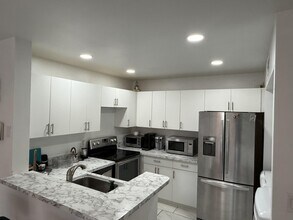 3522 Gardens E Dr in Palm Beach Gardens, FL - Building Photo - Building Photo